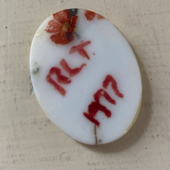 1970s signed and  painted brooch or pendant - ready for your next project - Picture 3 of 4